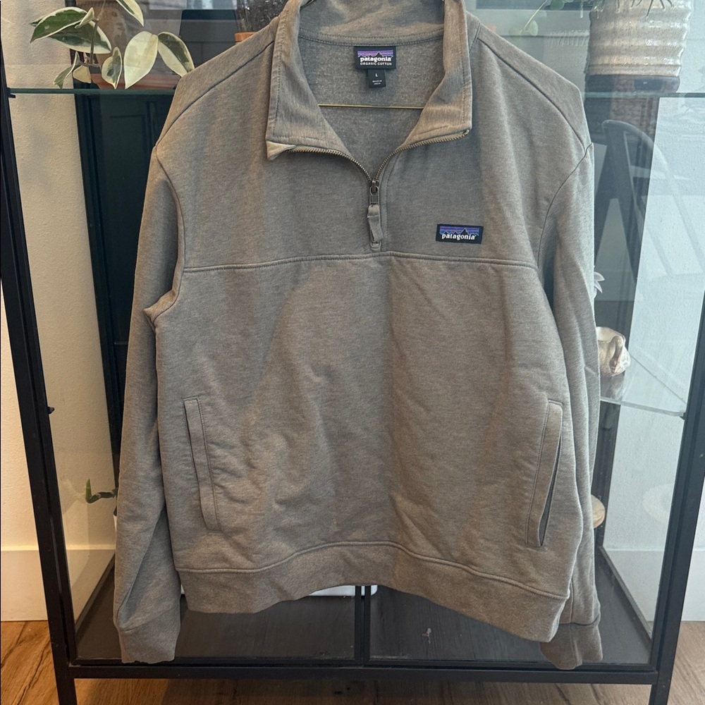 Patagonia sweatshirt size large
